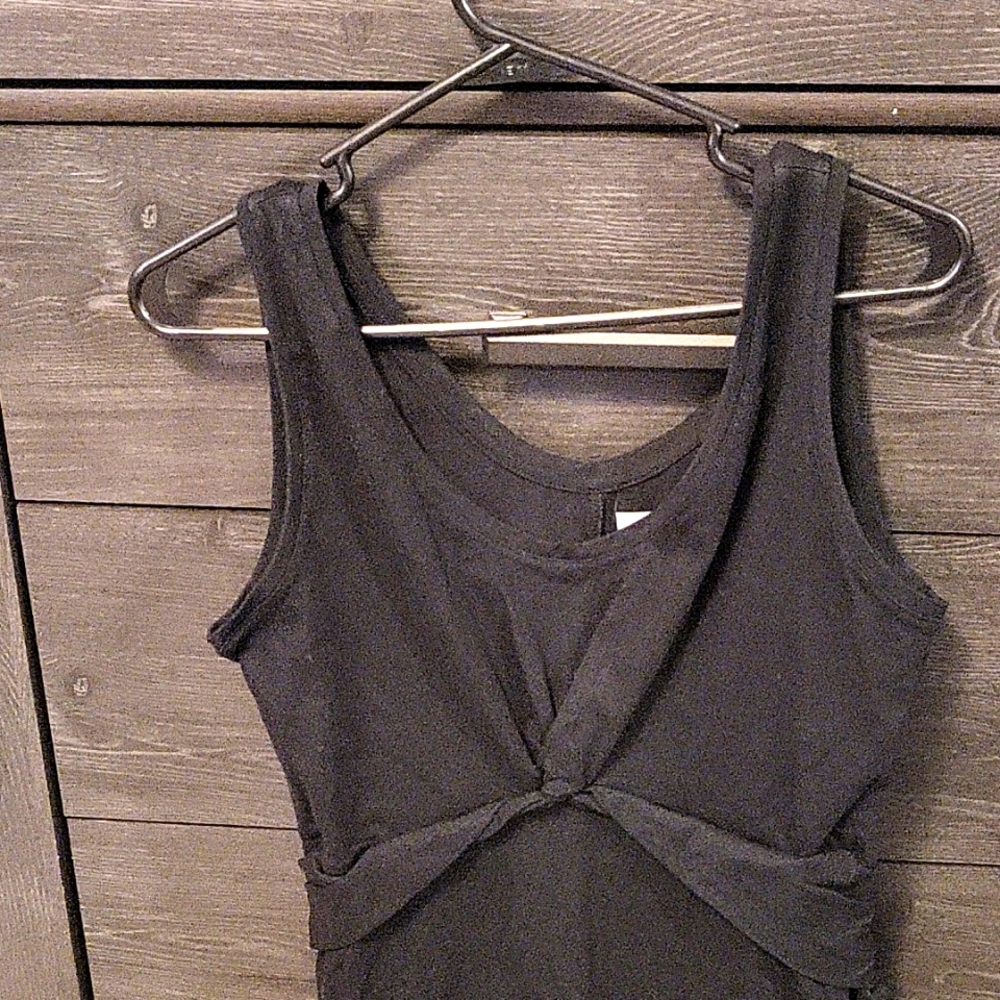 Black fitted maternity GAP dress